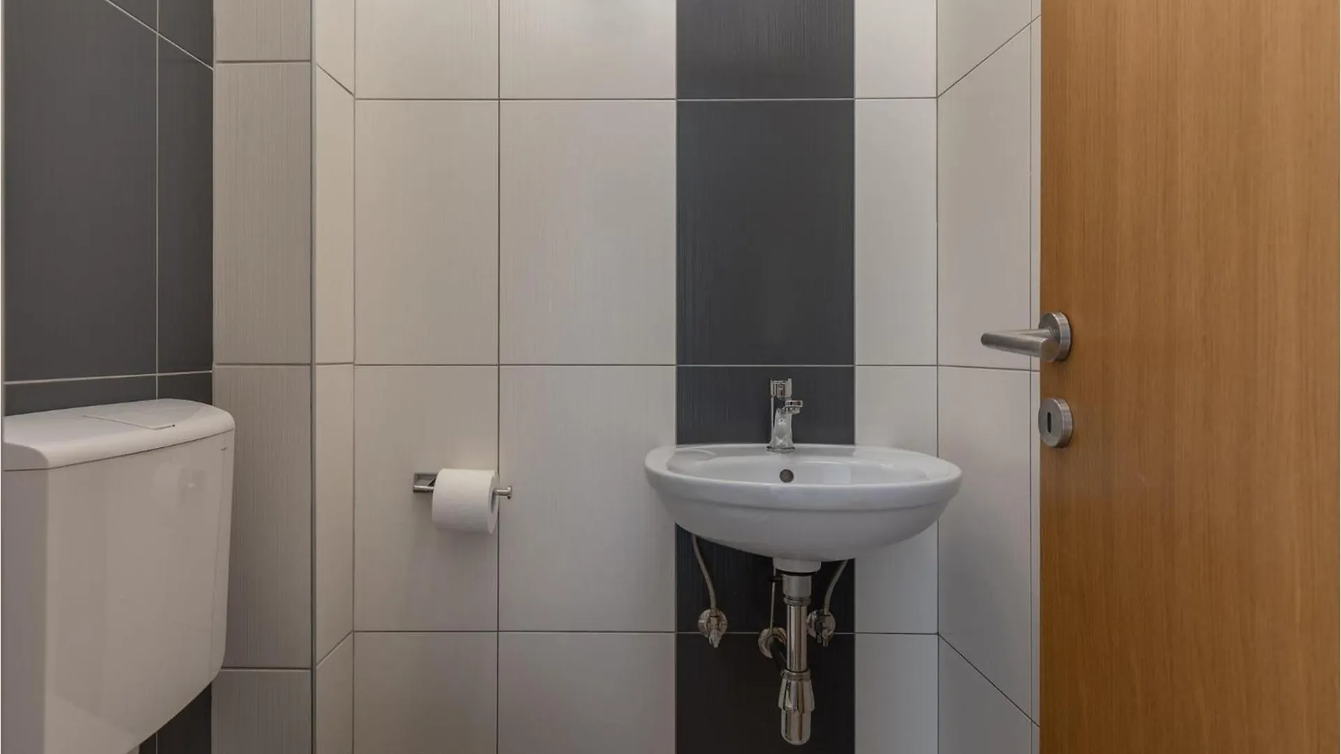 Nice Apartment In Njivice With Kitchen